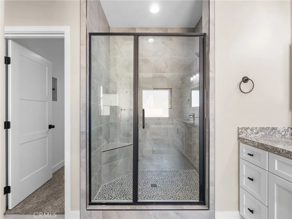 16465 Koda Rd, Apple Valley, CA 92307