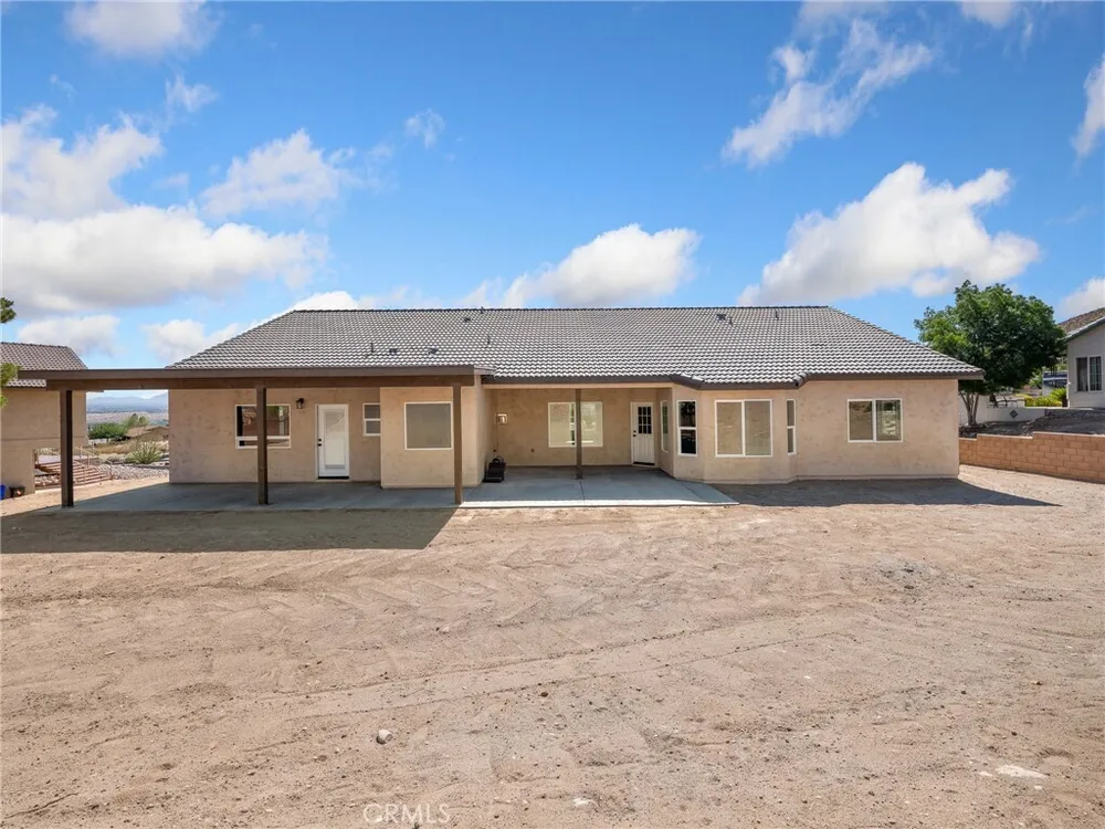 16465 Koda Rd, Apple Valley, CA 92307