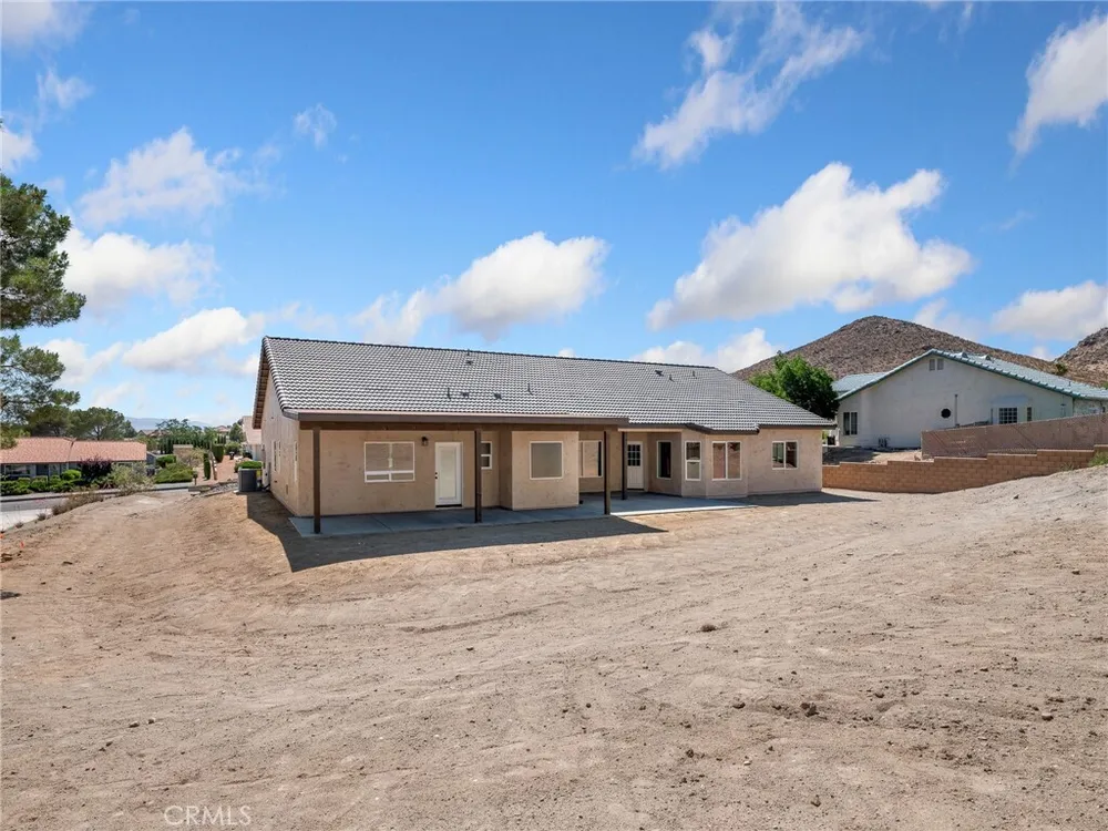 16465 Koda Rd, Apple Valley, CA 92307