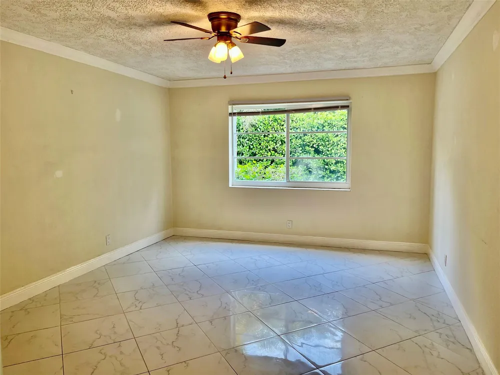 639 W Oakland Park Blvd, Oakland Park, FL 33311