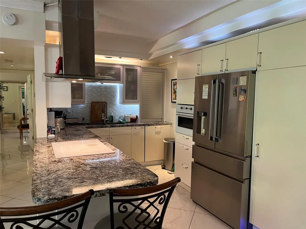 639 W Oakland Park Blvd, Oakland Park, FL 33311