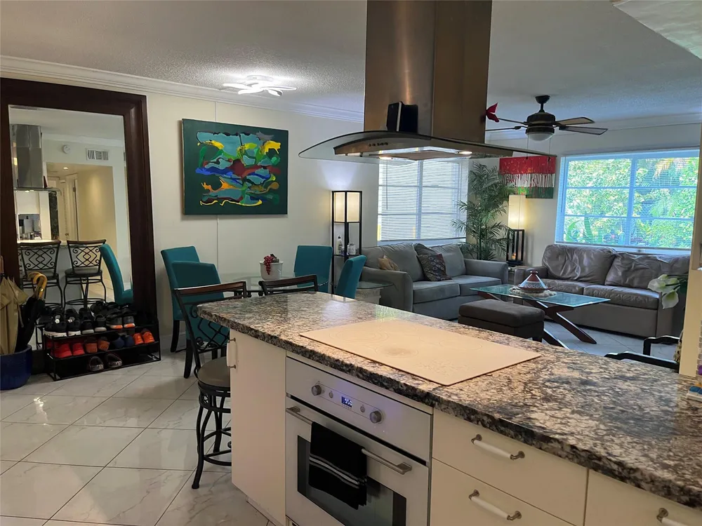 639 W Oakland Park Blvd, Oakland Park, FL 33311