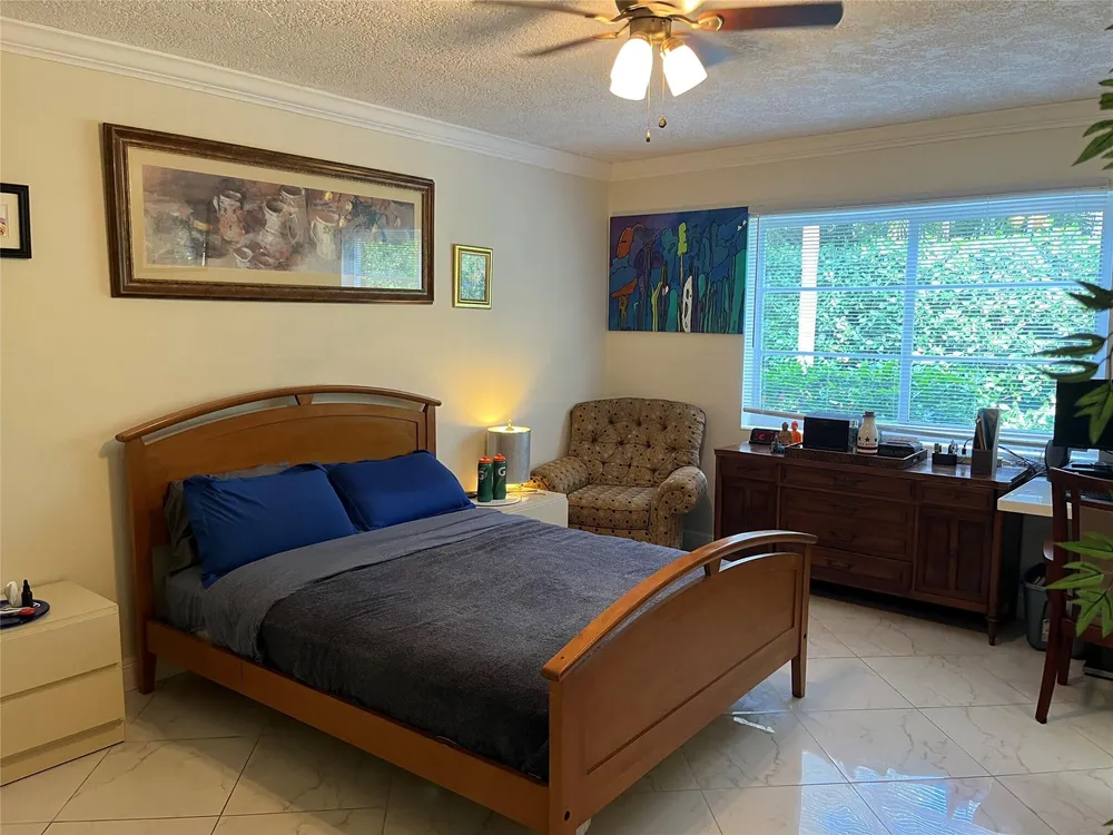 639 W Oakland Park Blvd, Oakland Park, FL 33311