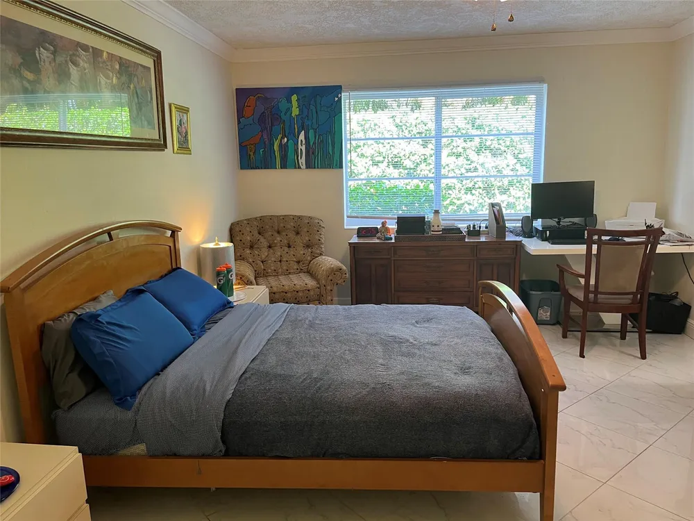 639 W Oakland Park Blvd, Oakland Park, FL 33311