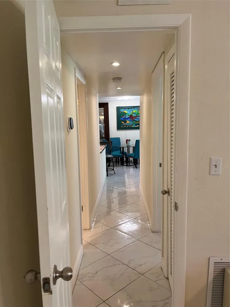 639 W Oakland Park Blvd, Oakland Park, FL 33311