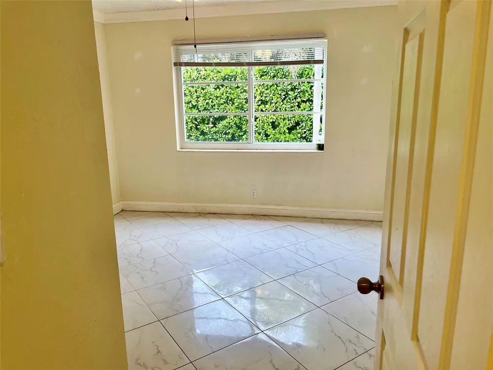 639 W Oakland Park Blvd, Oakland Park, FL 33311
