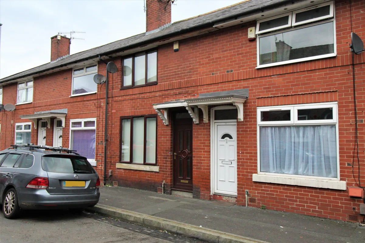 2-Bedroom House To Rent, Belgrave Road, Oldham OL8 