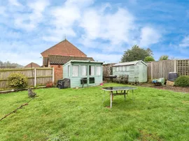 Warren Avenue, Fakenham thumb 3
