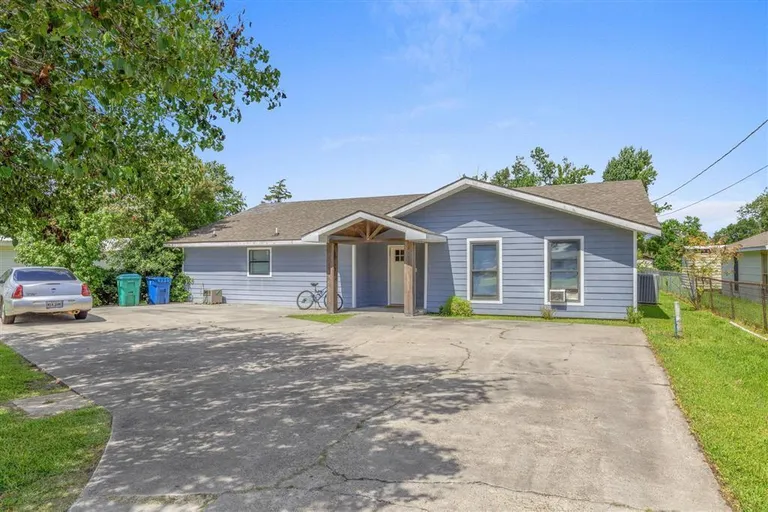 206 Vine St, Sulphur, LA 70663