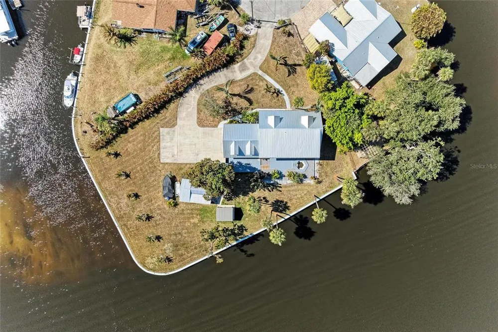 9610 SW Yacht Dr, Arcadia, FL 34269
