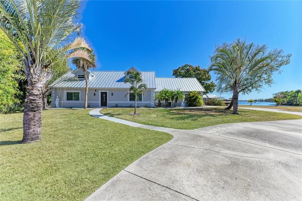 9610 SW Yacht Dr, Arcadia, FL 34269