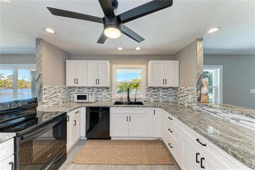 9610 SW Yacht Dr, Arcadia, FL 34269