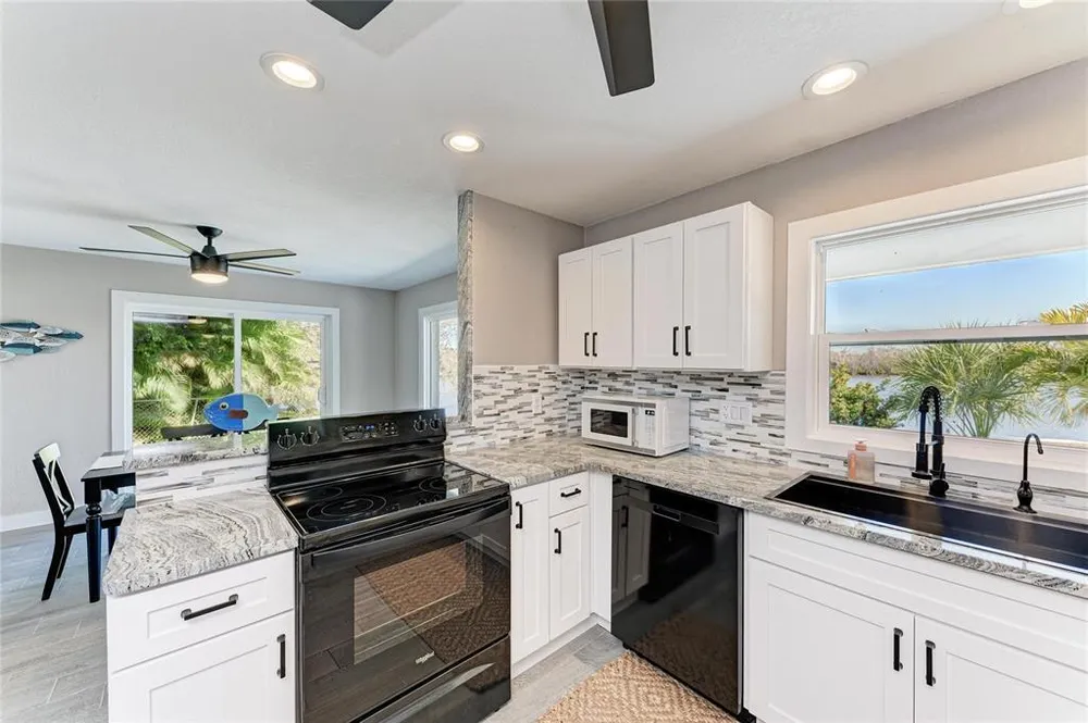 9610 SW Yacht Dr, Arcadia, FL 34269