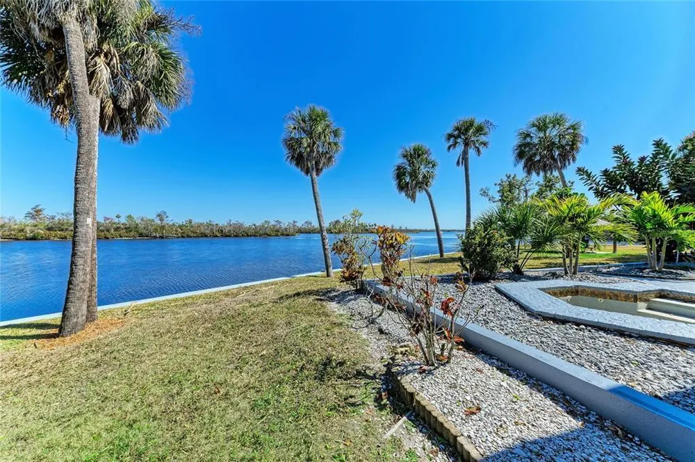 9610 SW Yacht Dr, Arcadia, FL 34269