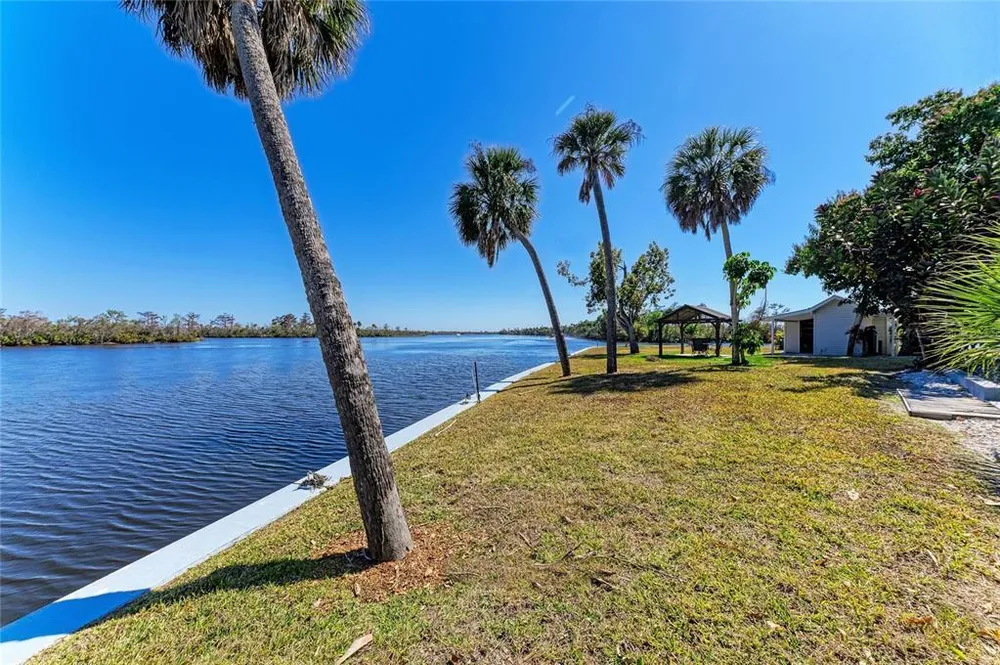 9610 SW Yacht Dr, Arcadia, FL 34269