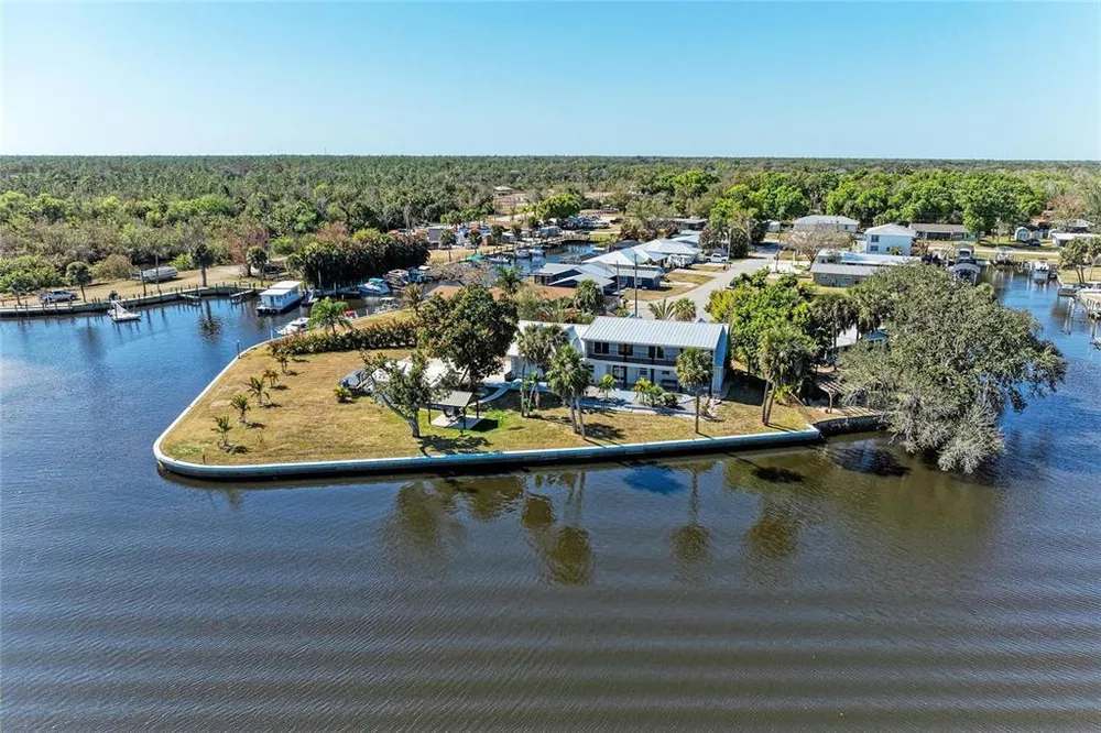 9610 SW Yacht Dr, Arcadia, FL 34269