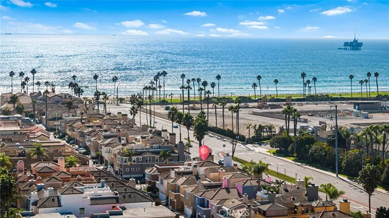 304 Goldenwest St, Huntington Beach, CA 92648