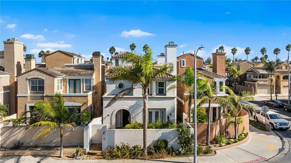 304 Goldenwest St, Huntington Beach, CA 92648