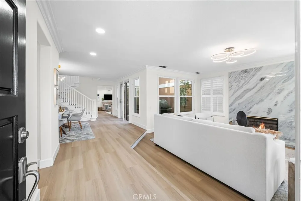 304 Goldenwest St, Huntington Beach, CA 92648