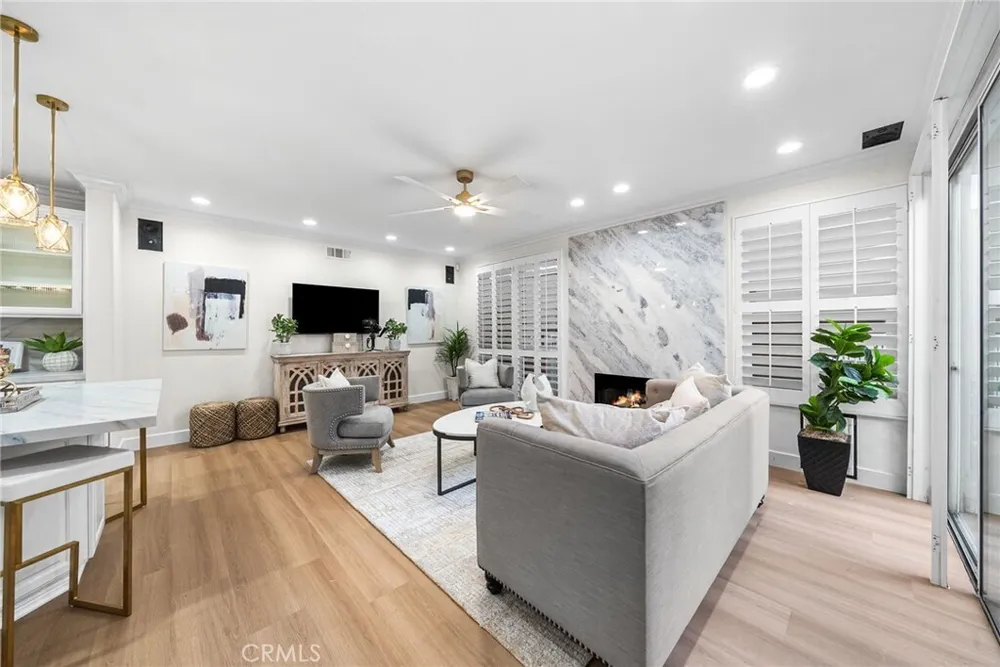 304 Goldenwest St, Huntington Beach, CA 92648