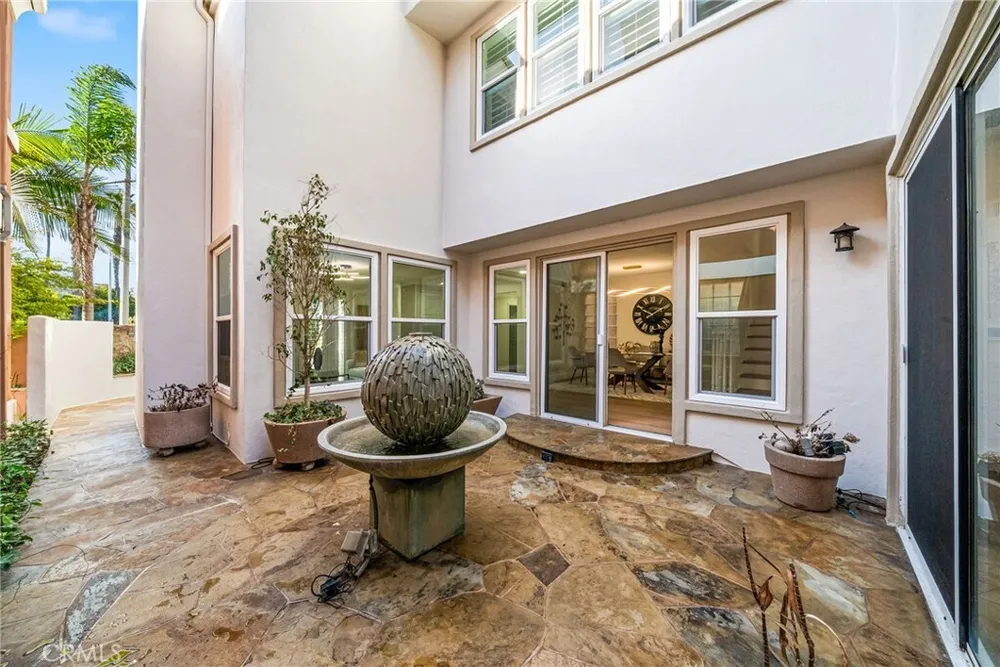 304 Goldenwest St, Huntington Beach, CA 92648
