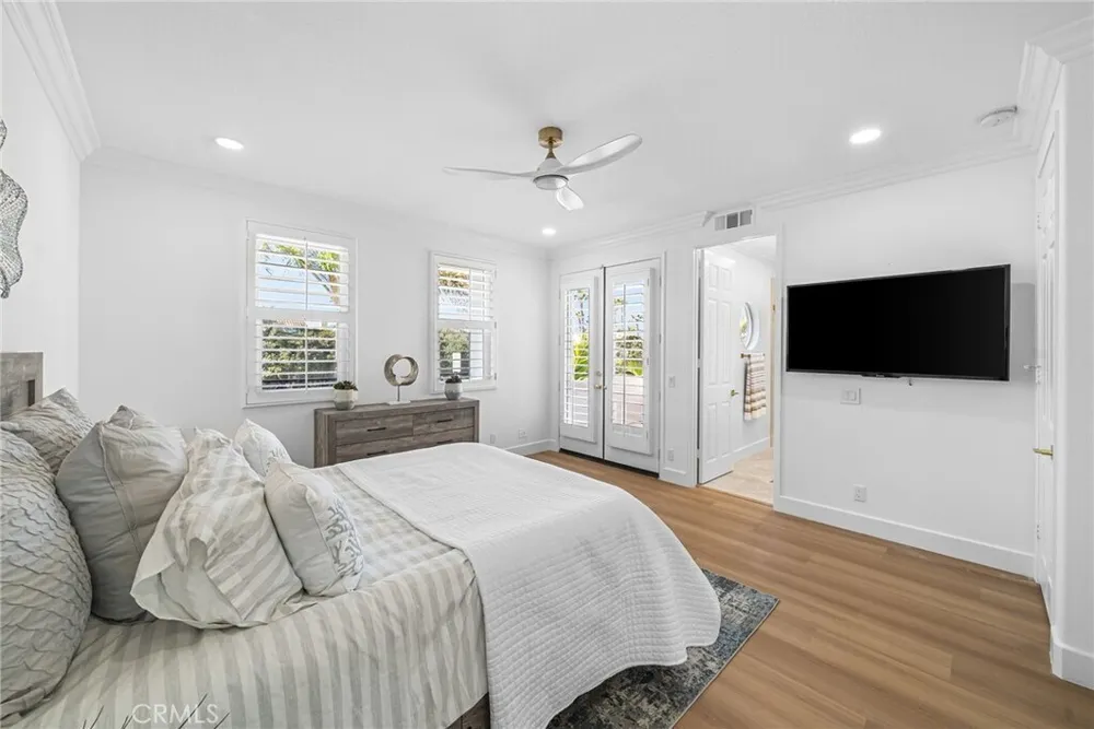 304 Goldenwest St, Huntington Beach, CA 92648