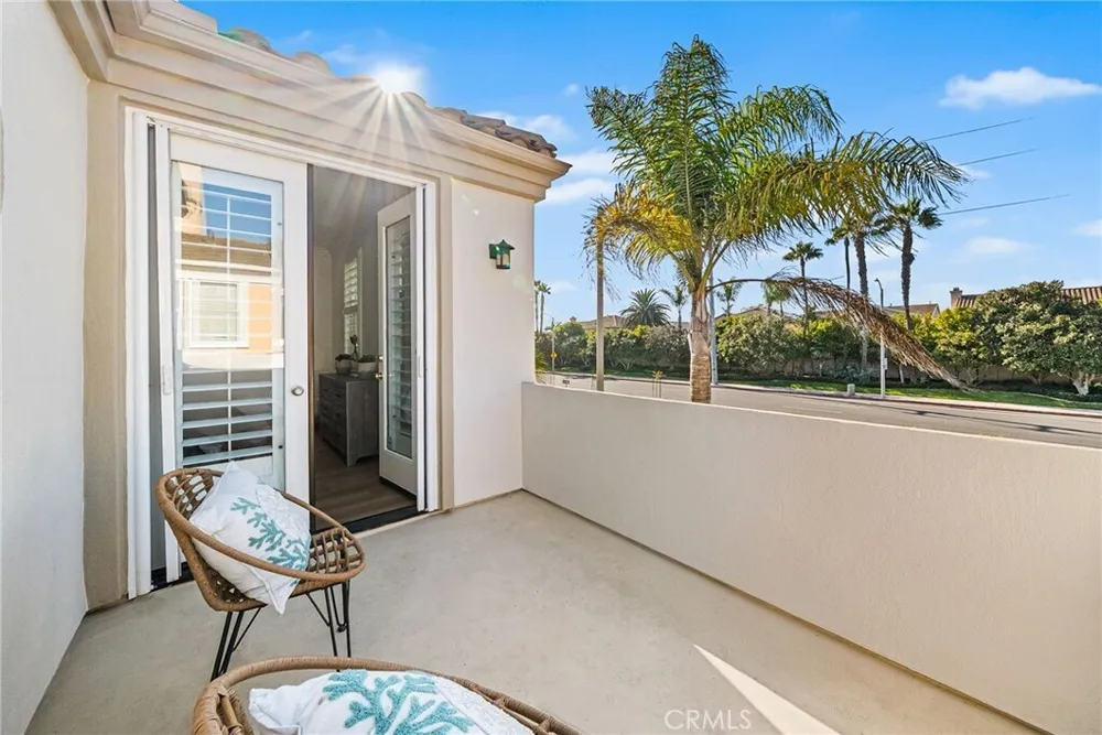304 Goldenwest St, Huntington Beach, CA 92648