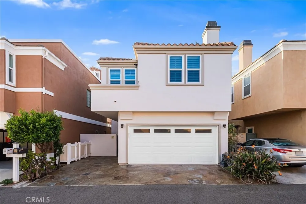 304 Goldenwest St, Huntington Beach, CA 92648