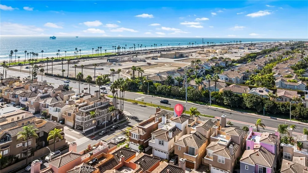 304 Goldenwest St, Huntington Beach, CA 92648
