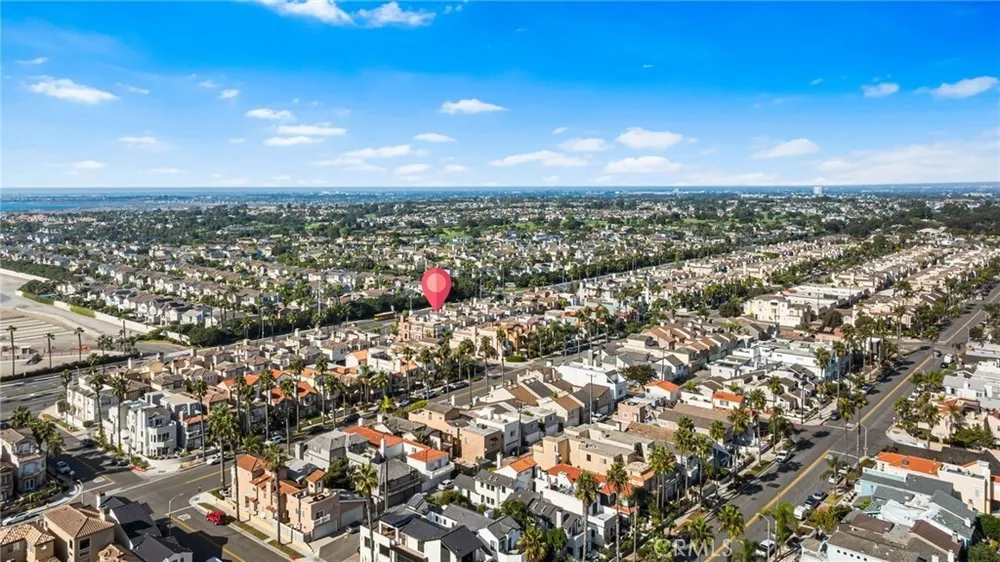 304 Goldenwest St, Huntington Beach, CA 92648