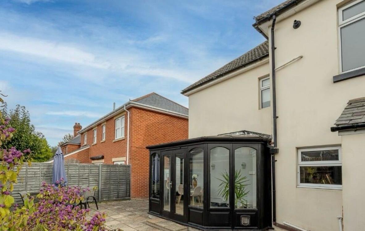 Old Priory Road, Tuckton Image 12