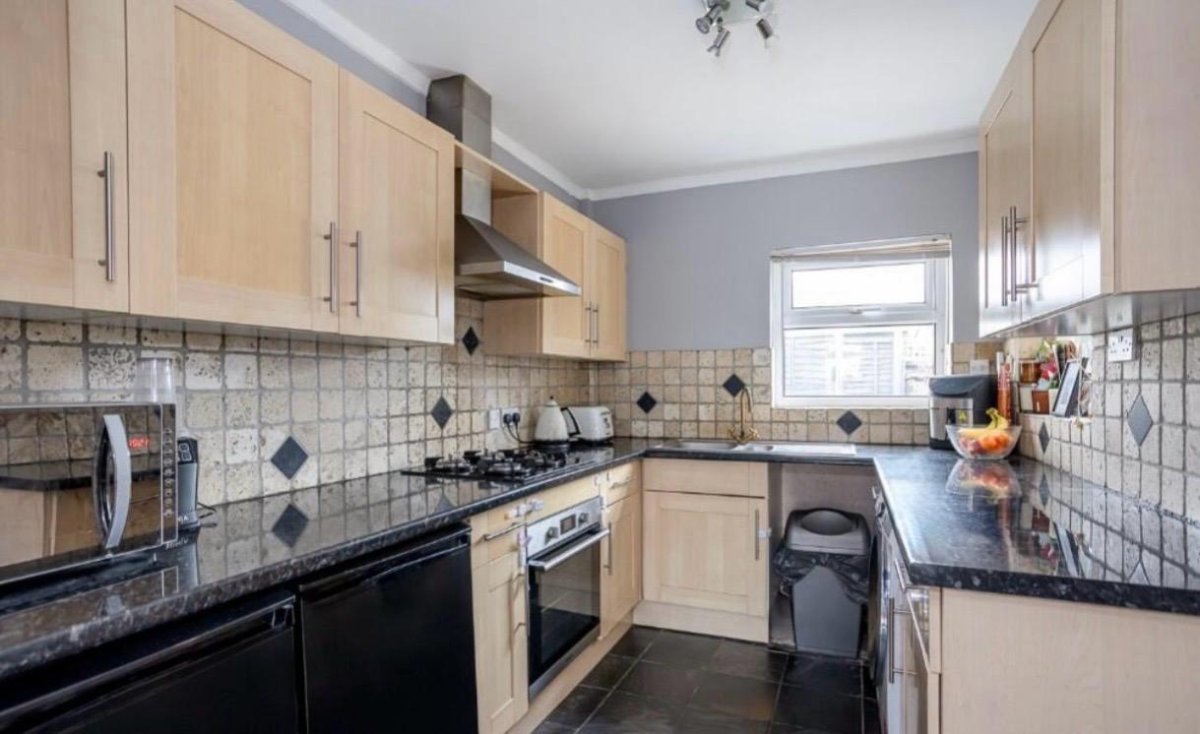 Old Priory Road, Tuckton Image 13