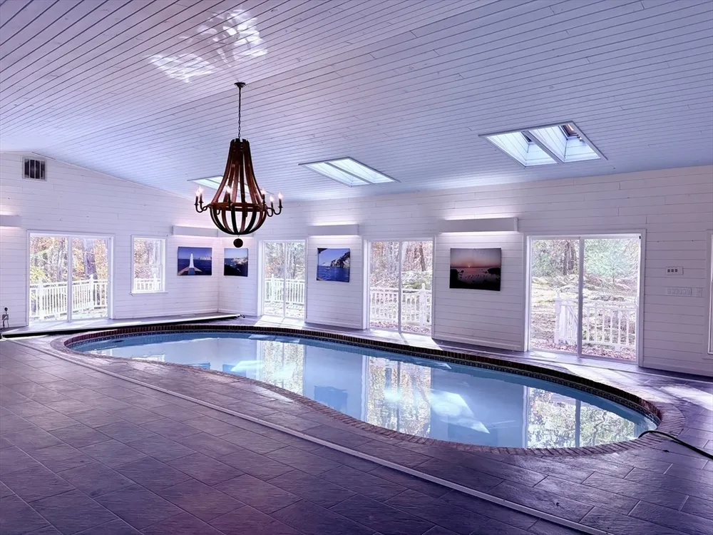 85 Schoolmaster Ln, Dedham, MA 02026