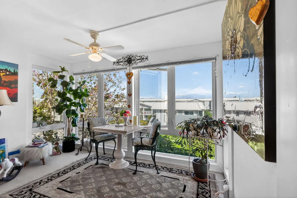 10 Colonial Club Dr, Boynton Beach, FL 33435