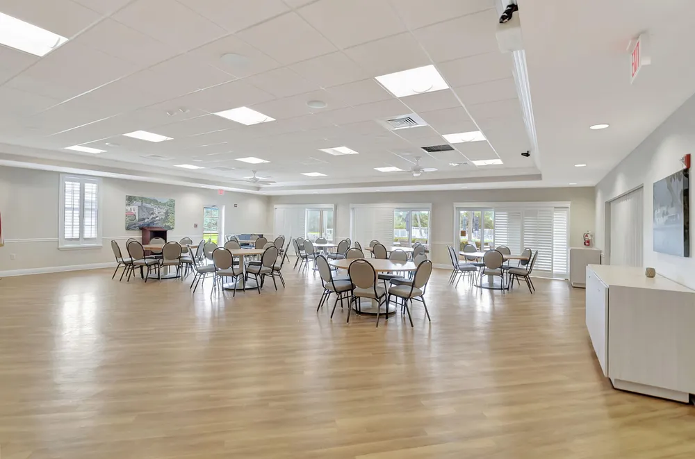 10 Colonial Club Dr, Boynton Beach, FL 33435