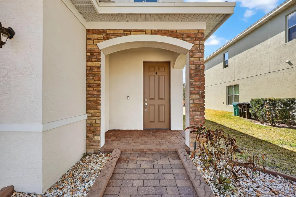 1609 NW Cataluna Circle, Port St Lucie, FL 34986