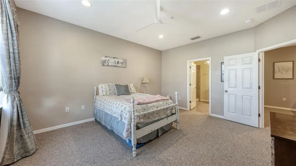 3659 Parkridge Circle, Sarasota, FL 34243