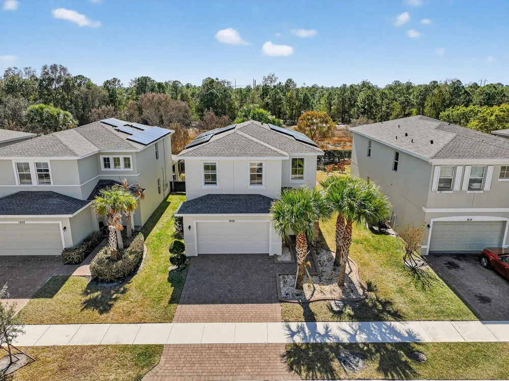 1609 NW Cataluna Circle, Port St Lucie, FL 34986