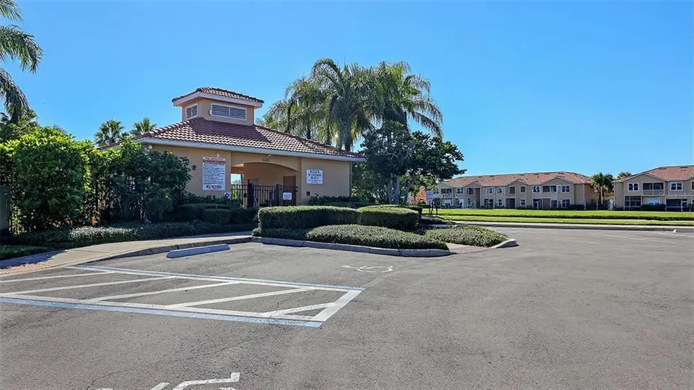 3659 Parkridge Circle, Sarasota, FL 34243
