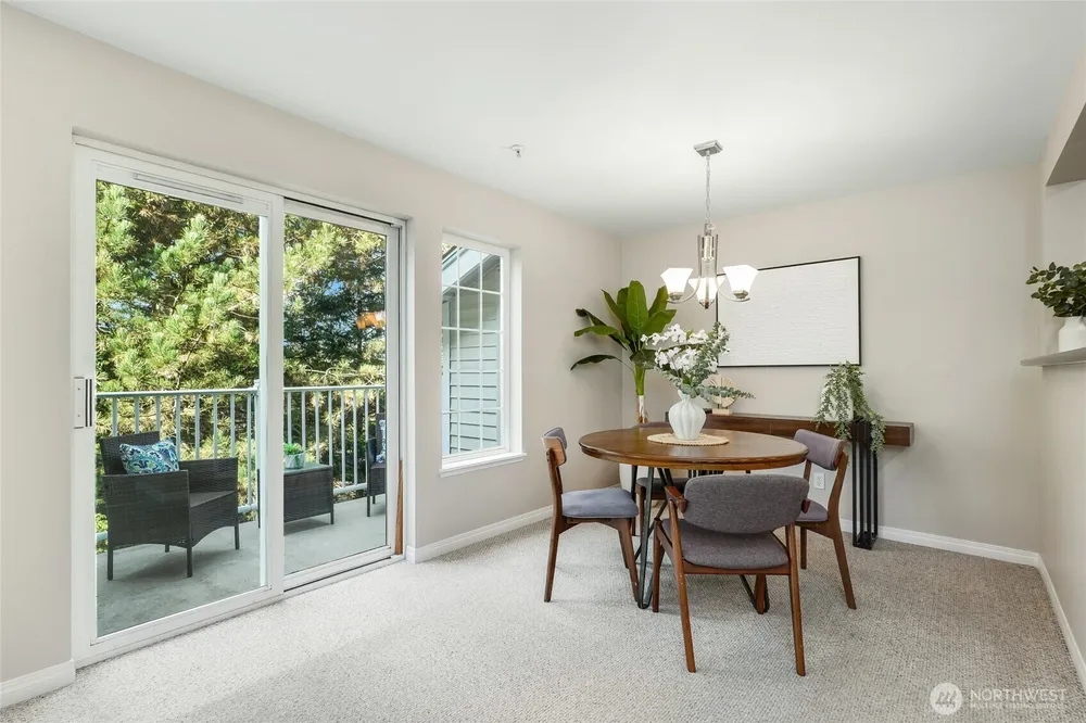 1628 118th Ave SE, Bellevue, WA 98005