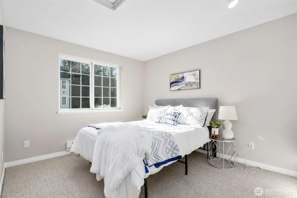 1628 118th Ave SE, Bellevue, WA 98005