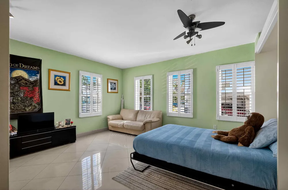 802 Euclid Ave, Miami Beach, FL 33139