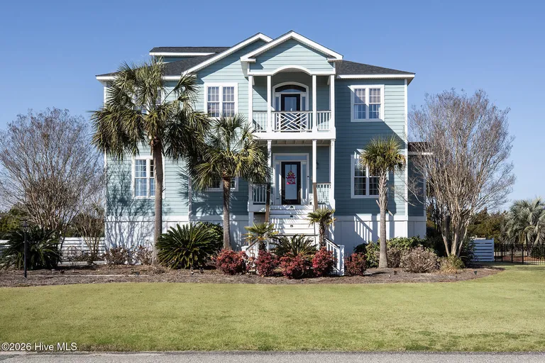 8308 Lakeview Dr, Wilmington, NC 28412