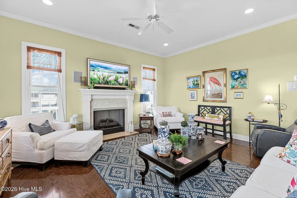 8308 Lakeview Dr, Wilmington, NC 28412