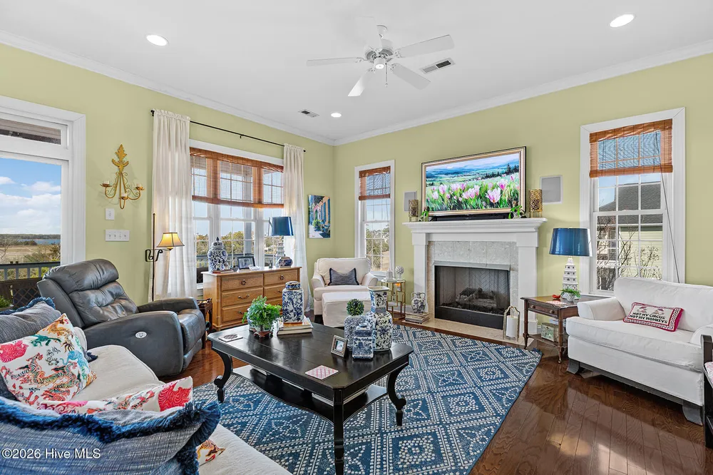 8308 Lakeview Dr, Wilmington, NC 28412