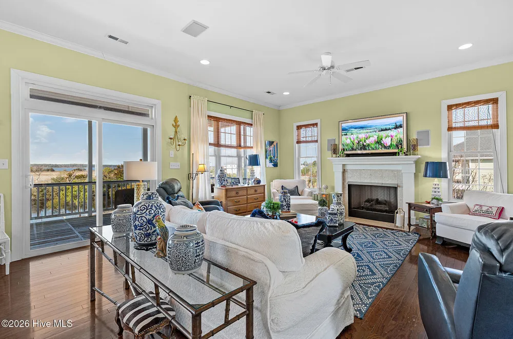 8308 Lakeview Dr, Wilmington, NC 28412