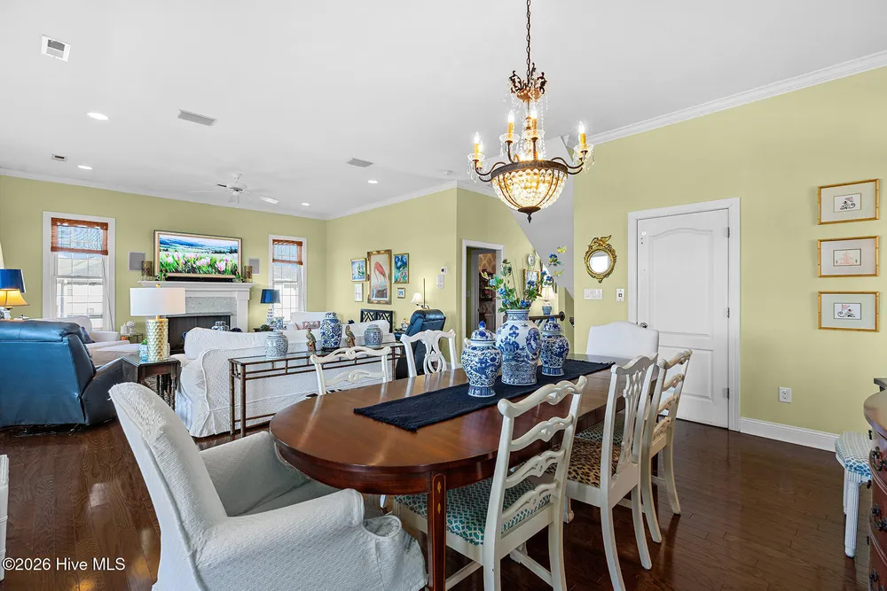 8308 Lakeview Dr, Wilmington, NC 28412
