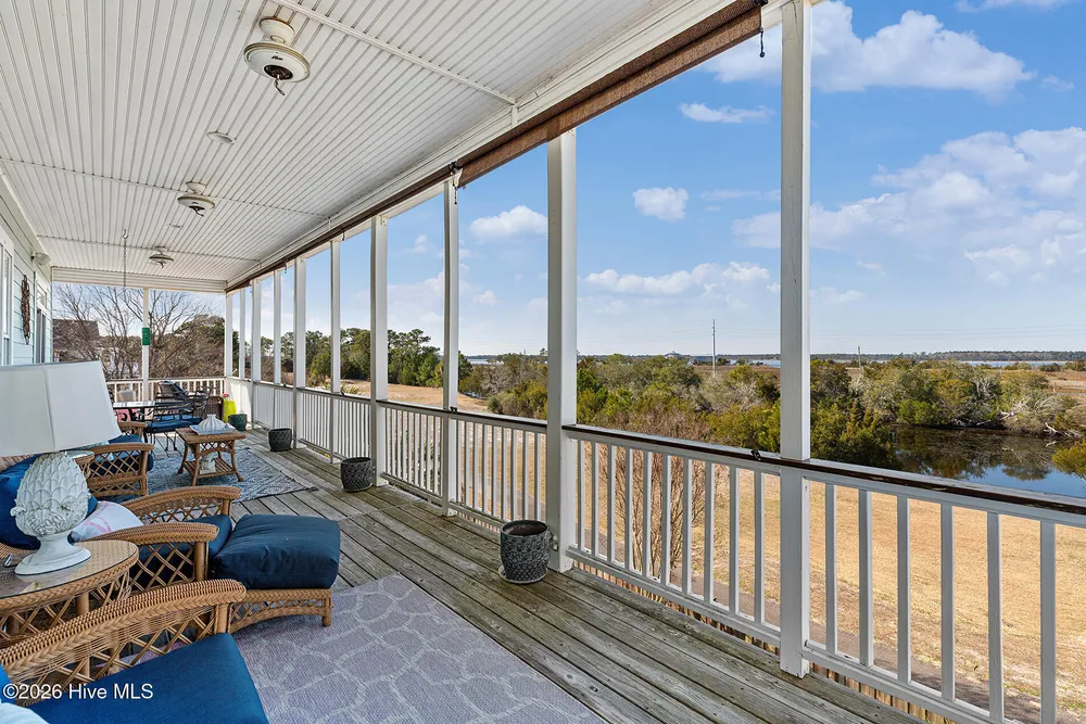 8308 Lakeview Dr, Wilmington, NC 28412