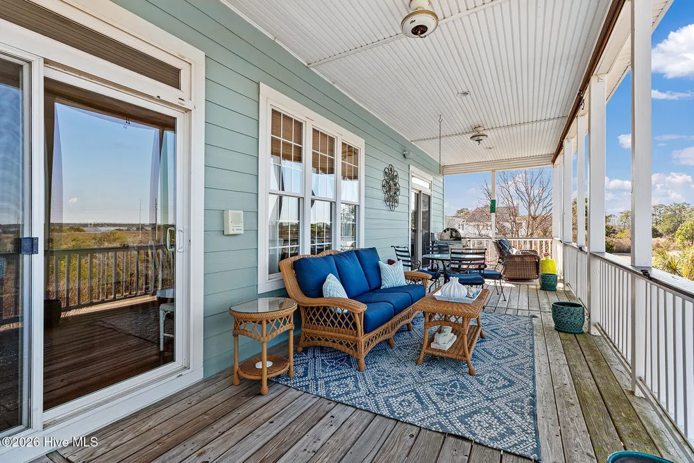 8308 Lakeview Dr, Wilmington, NC 28412