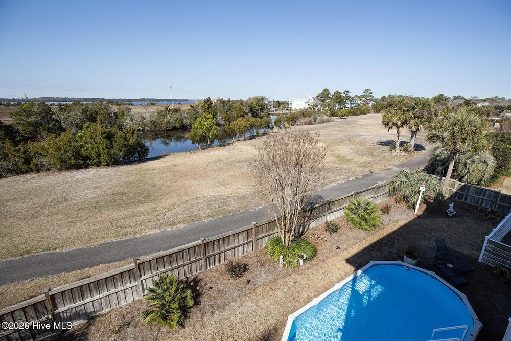 8308 Lakeview Dr, Wilmington, NC 28412